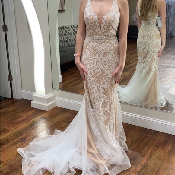 Ellie Wilde prom dress size 6 - Picture 5 of 5